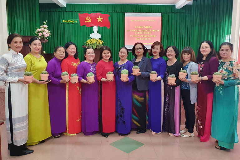Lan tỏa vẻ đẹp áo dài