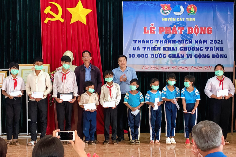 Cát Tiên: Khởi động phong trào 10.000 bước chân vì cộng đồng