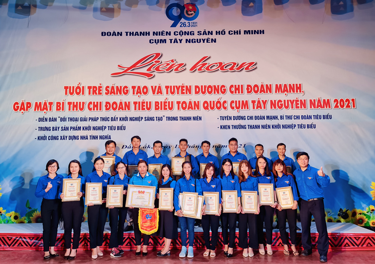 Các chi Đoàn, bí thư chi Đoàn tiêu biểu của tỉnh Lâm Đồng được nhận bằng khen của Trung ương Đoàn
