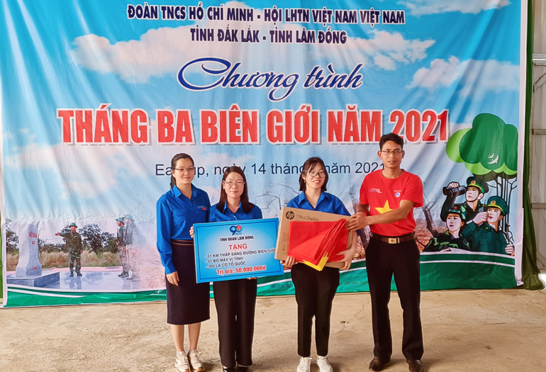 Nhiều hoạt động ý nghĩa tại chương trình ''Tháng ba biên giới''