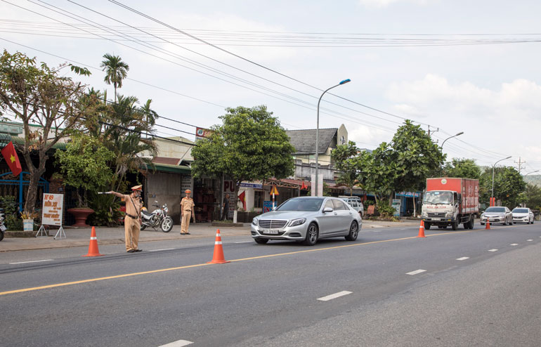 Tổng kiểm soát phương tiện giao thông cơ giới đường bộ