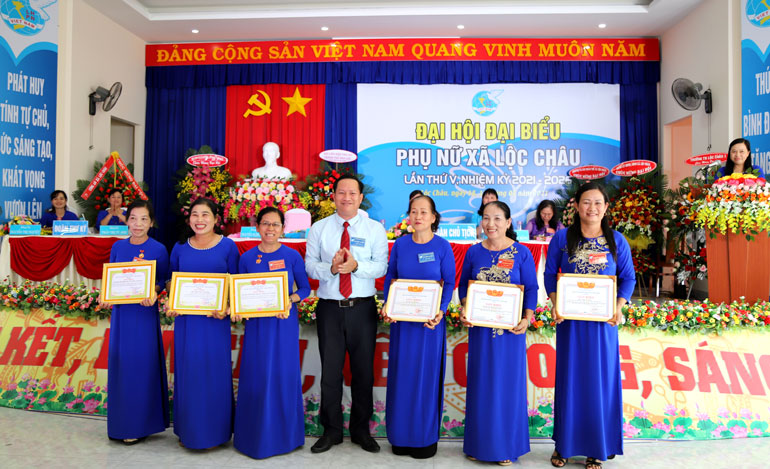 Các tập thể, cá nhân nhận giấy khen của Hội LHPN TP Bảo Lộc