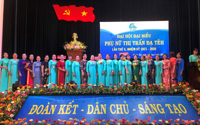 Ra mắt Ban Chấp hành Hội LHPN thị trấn Đạ Tẻ h khóa X