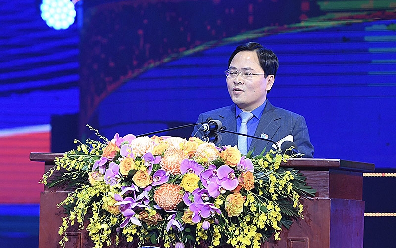 Bí thư Thứ nhất TƯ Đoàn TNCS Hồ Chí Minh Nguyễn Anh Tuấn đọc diễn văn khai mạc buổi lễ.