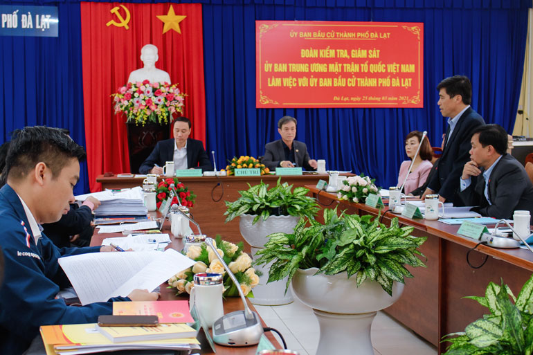 Toàn cảnh buổi làm việc
