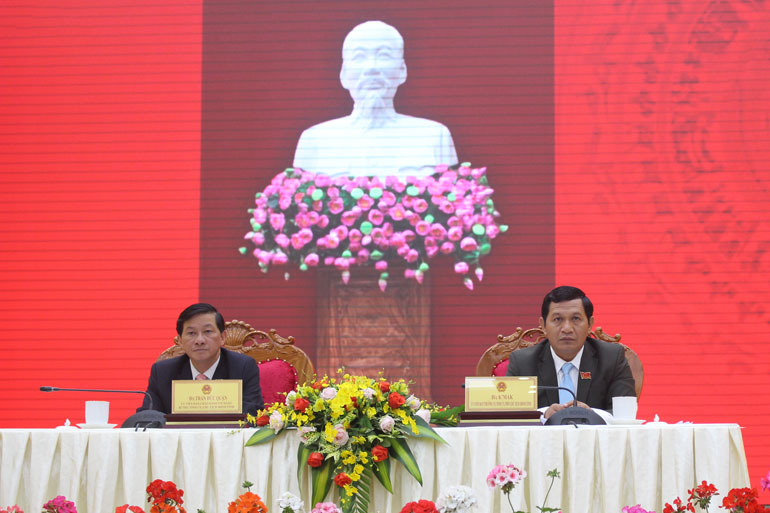 Chủ tọa kỳ họp