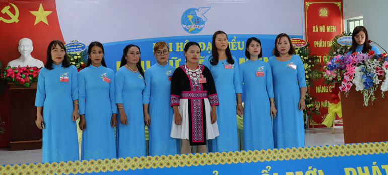 Ra mắt Ban Chấp hành Hội LHPN xã Rô Men nhiệm kỳ 2021 - 2026