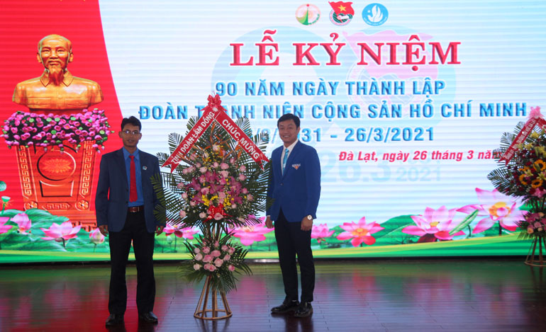 Đoàn Trường Đại học Đà Lạt tuyên dương cán bộ Đoàn và nhà giáo trẻ tiêu biểu