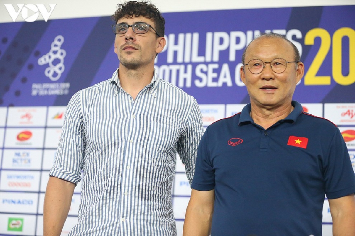 HLV giúp bóng đá Campuchia vào bán kết SEA Games bị sa thải