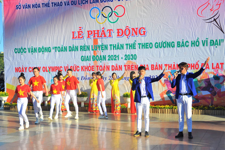 Trên 1.000 người chạy vì sức khỏe toàn dân tại Đà Lạt