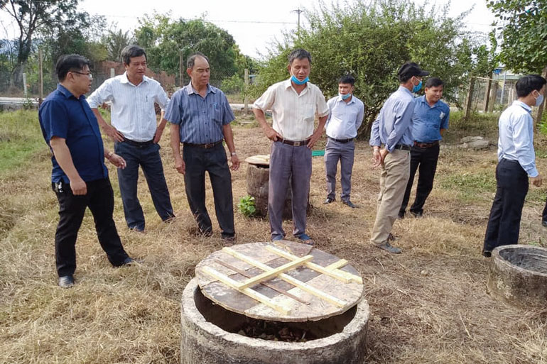 Đạ Huoai: Vận động dân phân loại xử lý rác thải sinh hoạt tại nguồn