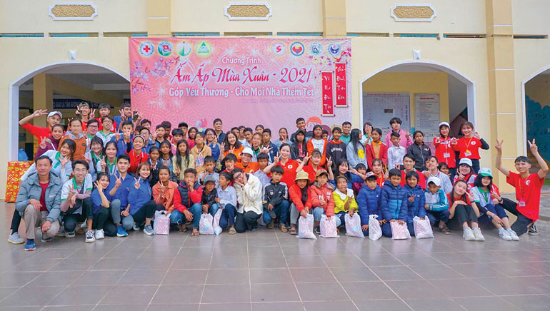Những trái tim kết nối yêu thương