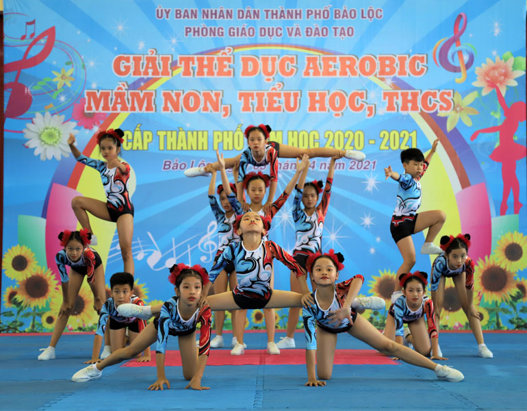 Hơn 600 vận động viên tranh tài tại Giải Aerobic TP Bảo Lộc