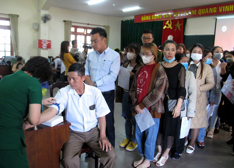 Nhiều người tình nguyện tham gia Ngày hội HMTN tại Lạc Dương