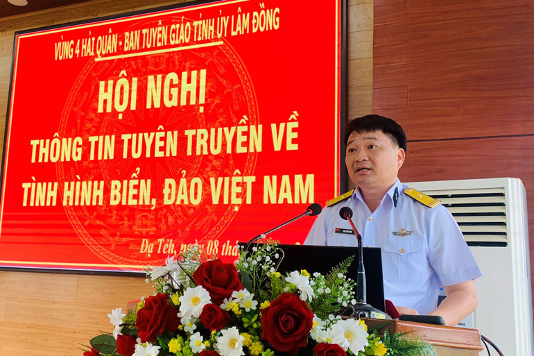 Vùng 4 Hải quân tuyên truyền về biển, đảo tại Đạ Tẻh
