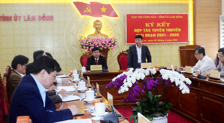 PGS.TS Nguyễn Ngọc Hà - Phó Tổng biên tập Tạp chí Cộng sản phát biểu tại buổi ký kết