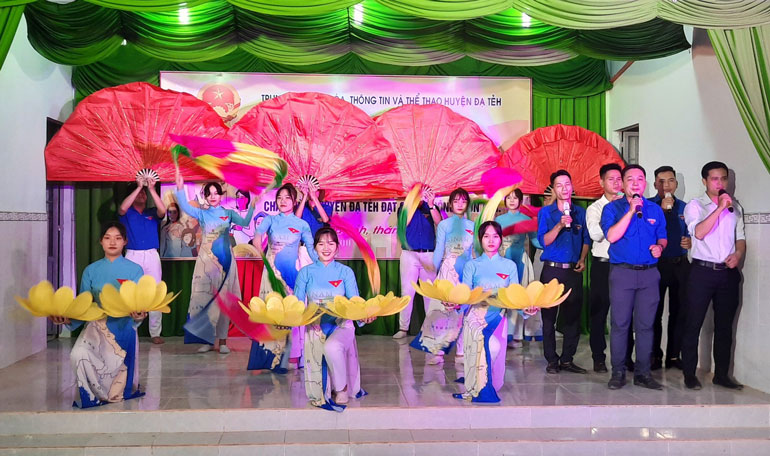 Chương trình văn nghệ tuyên truyền lưu động về bầu cử
