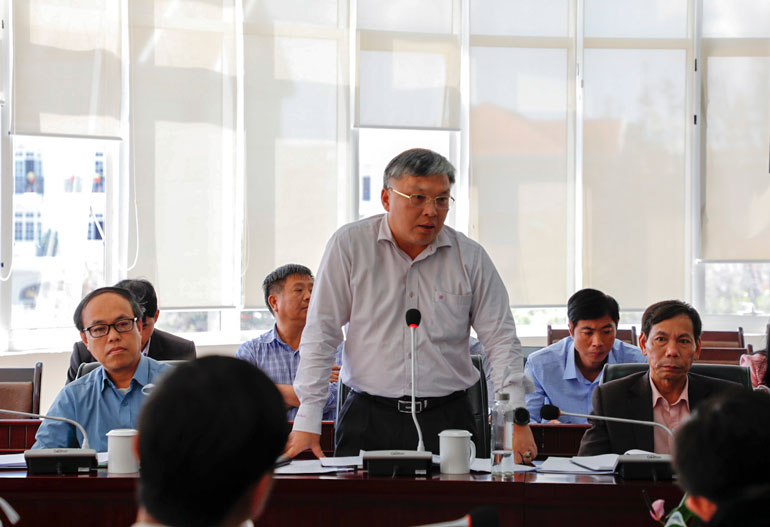 Chánh Thanh tra Sở Tài Nguyên và Môi trường trình bày kiến nghị liên quan đến công tác Thanh tra tài nguyên môi trường