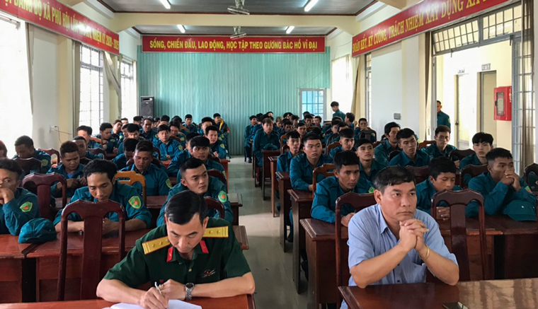 Huấn luyện sẵn sàng chiến đấu cho lực lượng dân quân cụm 2