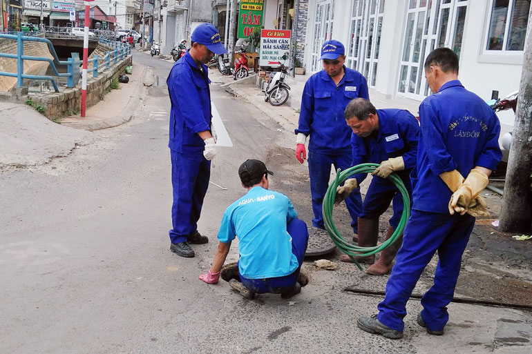 Quản lý nguồn thải nhằm giảm thiểu ô nhiễm môi trường nguồn nước chảy vào thác Cam Ly