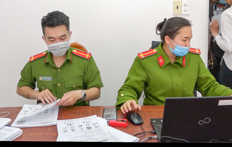Đẩy mạnh công tác cấp căn cước công dân gắn chíp điện tử