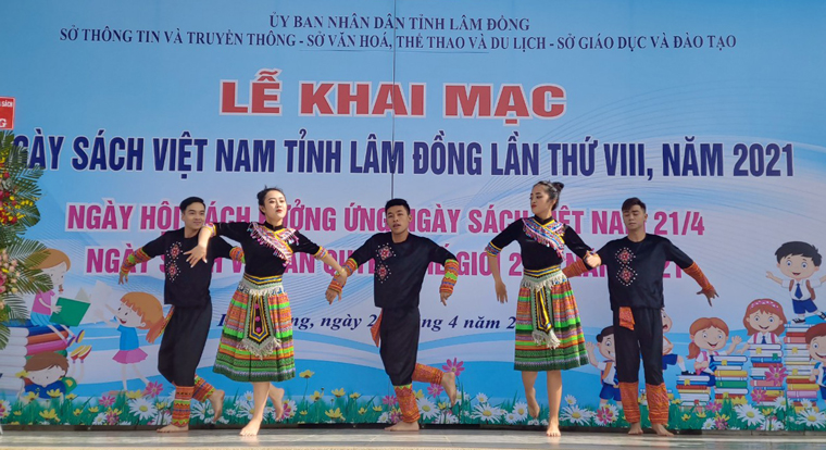 Đọc sách là một nét đẹp văn hóa trong đời sống xã hội