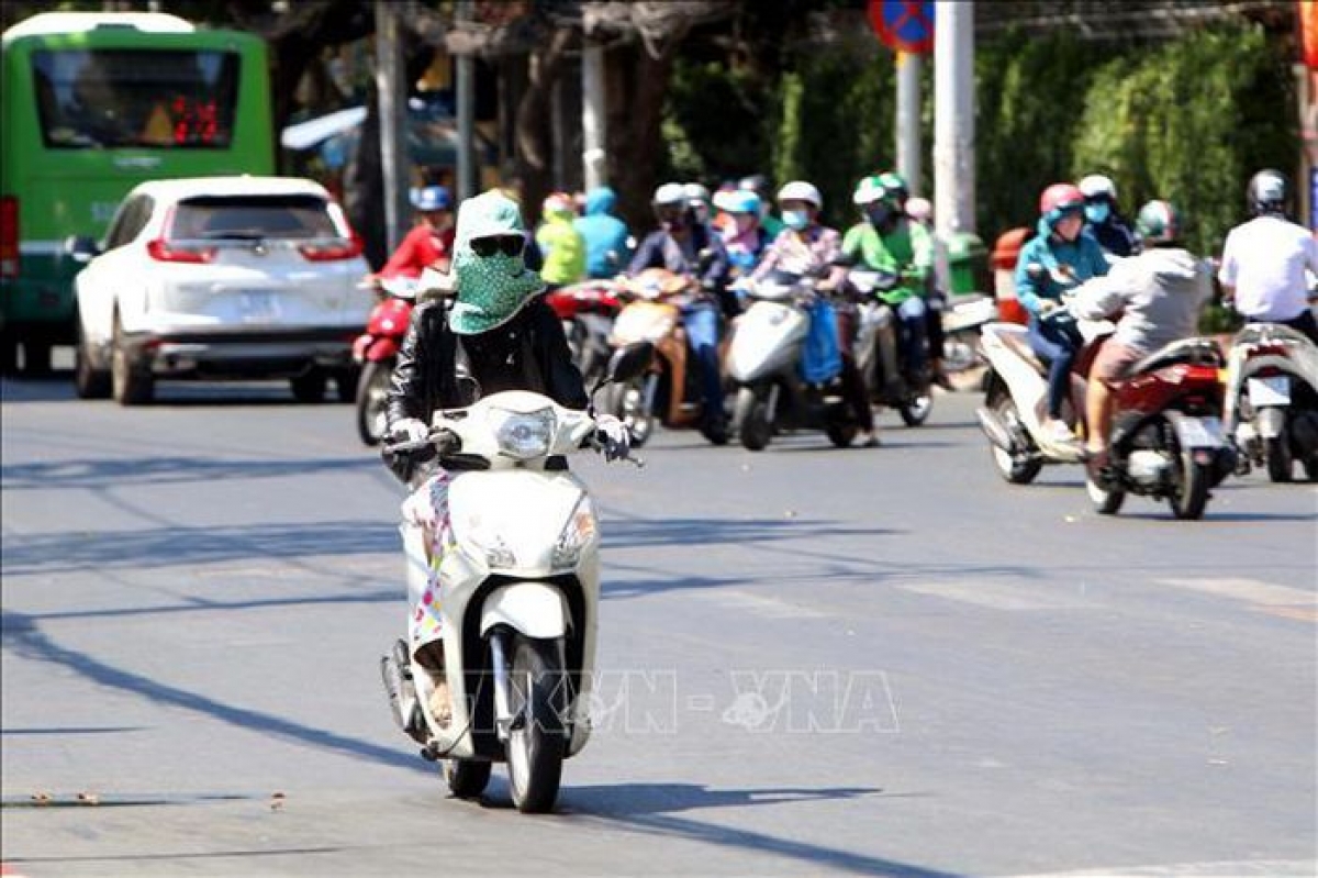 Dự báo thời tiết ngày 23/4: Miền Bắc tiếp tục tăng nhiệt, nắng nóng gay gắt