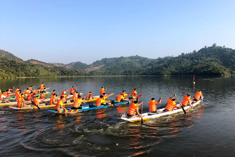 Đạ Tẻh tạm hoãn giải đua thuyền để phòng chống Covid-19