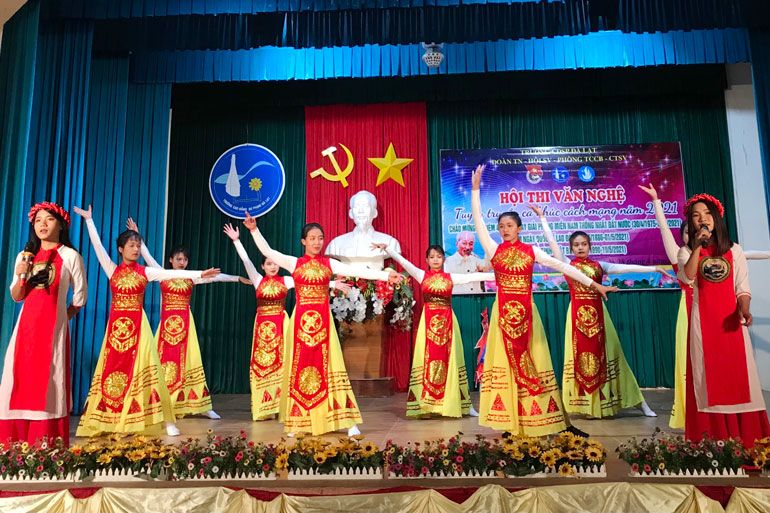 Trường Cao đẳng Sư phạm Đà Lạt chung kết hội thi ca khúc cách mạng