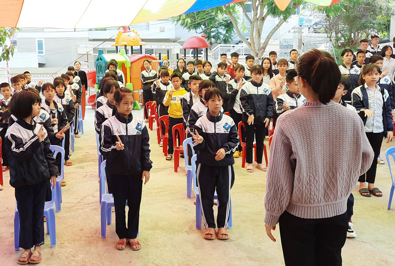 Âm thanh ngân lên từ... tĩnh lặng
