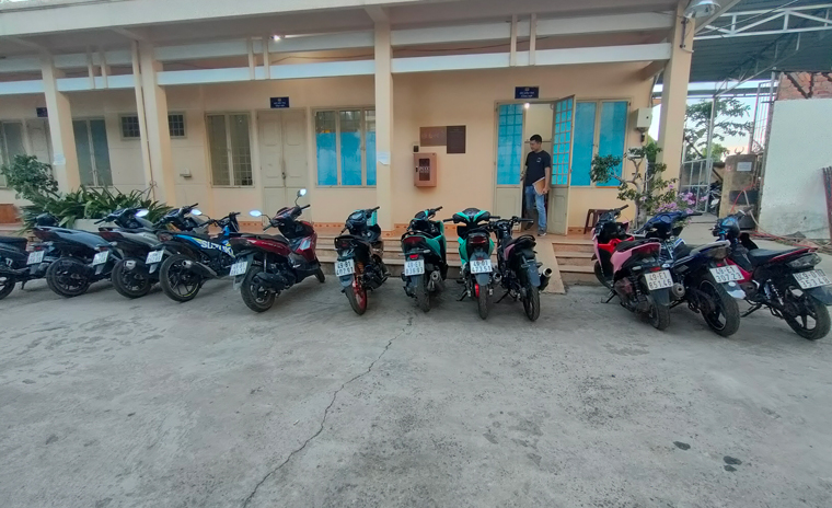 Xử phạt 19 trường hợp cổ vũ đua xe trái phép trên Quốc lộ 20