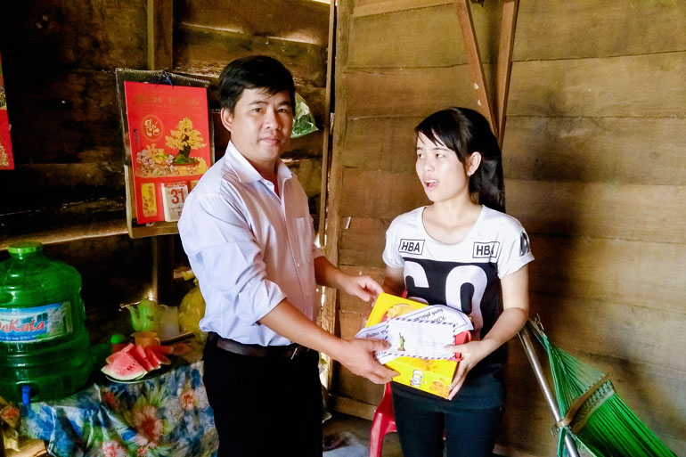 ''Điểm tựa'' cho học sinh nghèo đến lớp