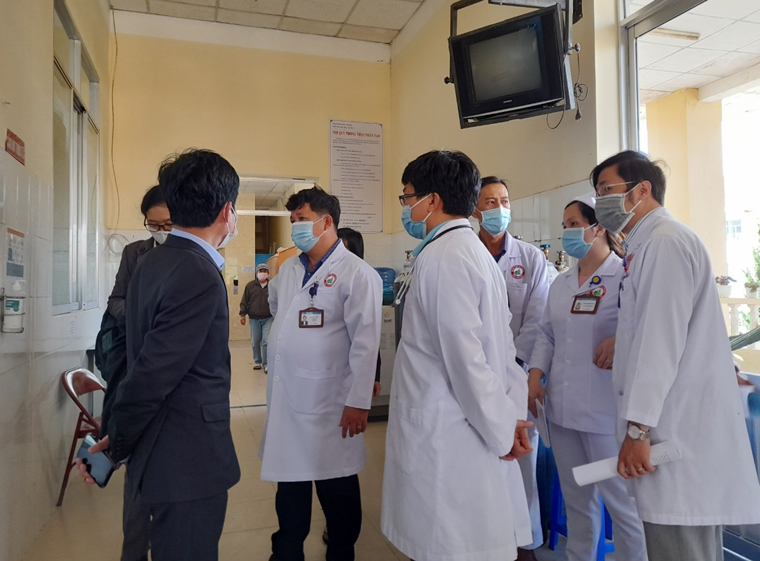 Giám đốc Sở Y tế Lâm Đồng kiểm tra công tác phòng chống dịch tại BVĐK tỉnh