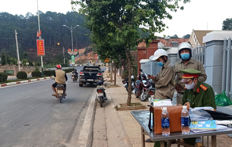 Từ 6 giờ ngày 9/5, Lạc Dương sẽ xử phạt các trường hợp không đeo khẩu trang nơi công cộng