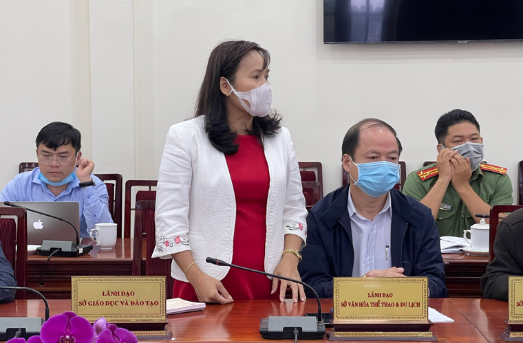 Giám đốc Sở Giáo dục và Đào tạo Lâm Đồng Nguyễn Thị Hồng Hải báo cáo tham mưu cho học sinh nghỉ học