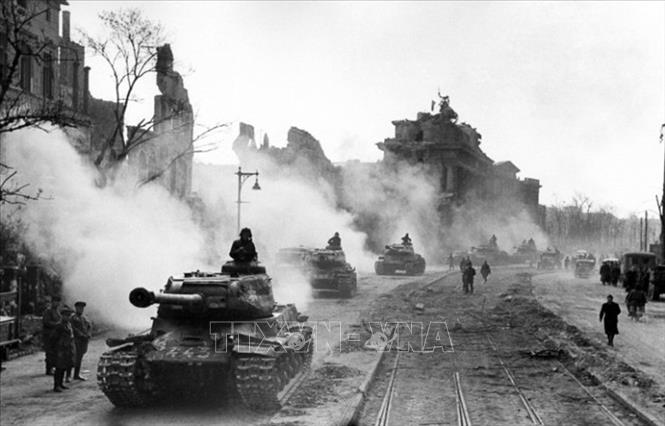 Ngày 25/4/1945, Hồng quân Liên Xô bao vây hoàn toàn Berlin - sào huyệt cuối cùng của phát xít Đức. Ảnh: Tư liệu quốc tế