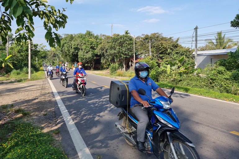 Đoàn thanh niên xã Mỹ Đức tuyền truyền bằng loa di động