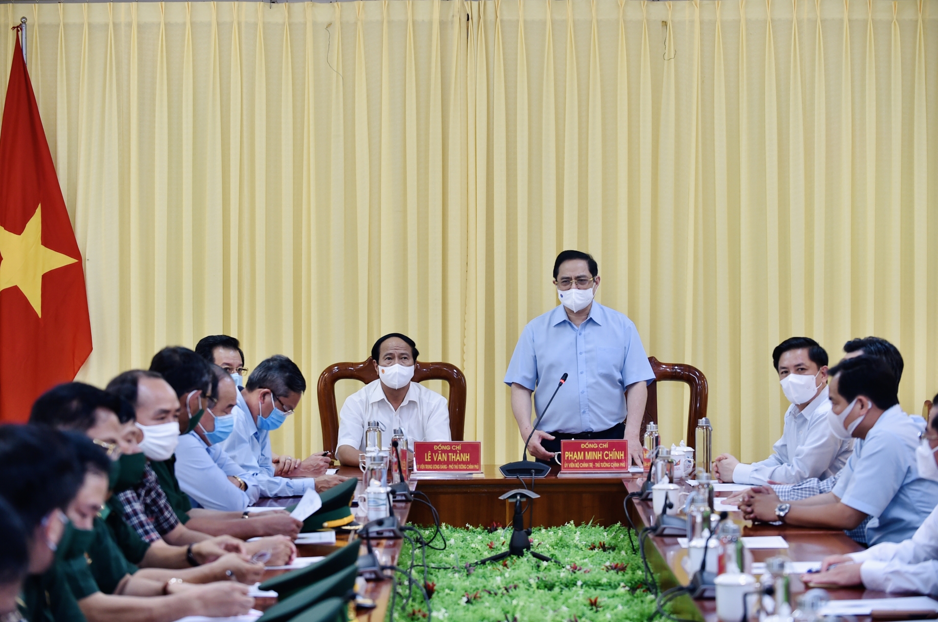 Thủ tướng đánh giá cao công tác ứng phó, chuẩn bị các kịch bản của các địa phương, các lực lượng, nhưng vẫn phải tiếp tục rà soát lại để hoàn thiện