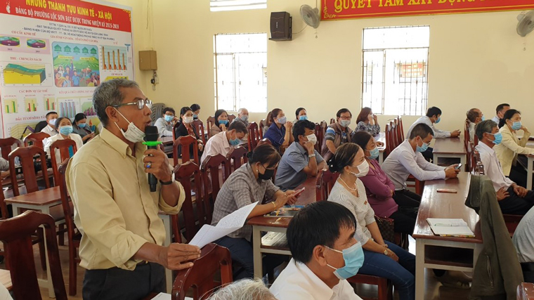 Cử tri phường Lộc Sơn (TP Bảo Lộc) phát biểu ý kiến