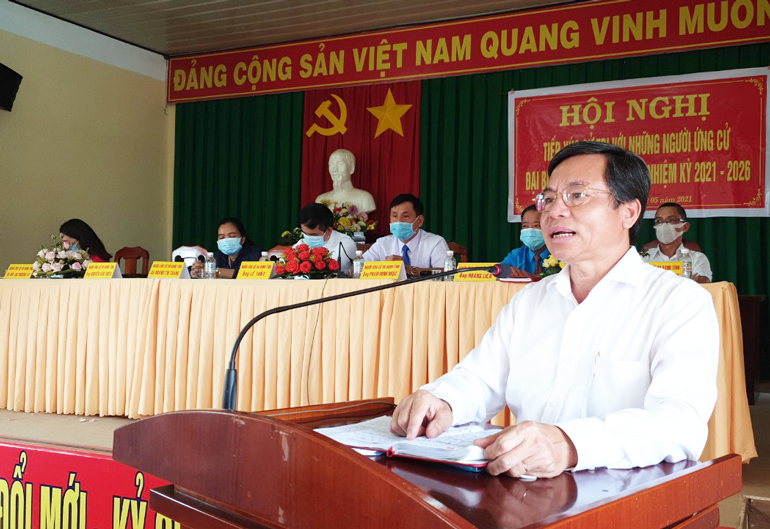 Ông Nguyễn Văn Triệu - Bí thư Thành ủy Bảo Lộc, thay mặt các ứng cử viên phát biểu cảm ơn cử tri