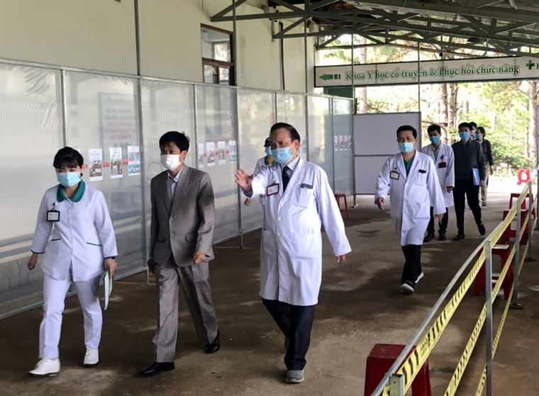 Kiên quyết đóng cửa, tạm dừng hoạt động các cơ sở khám chữa bệnh không đạt tiêu chuẩn
