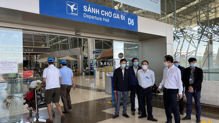 Phát hiện 3 trường hợp F1 tại sân bay Liên Khương đưa đi cách ly tập trung