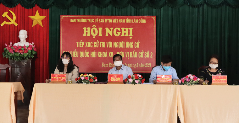 Ứng cử viên đại biểu Quốc hội đơn vị bầu cử số 02 tiếp xúc cử tri tại Đam Rông