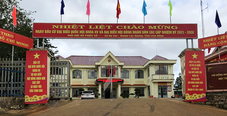 Trực quan tại trụ sở UBND xã vùng DTTS