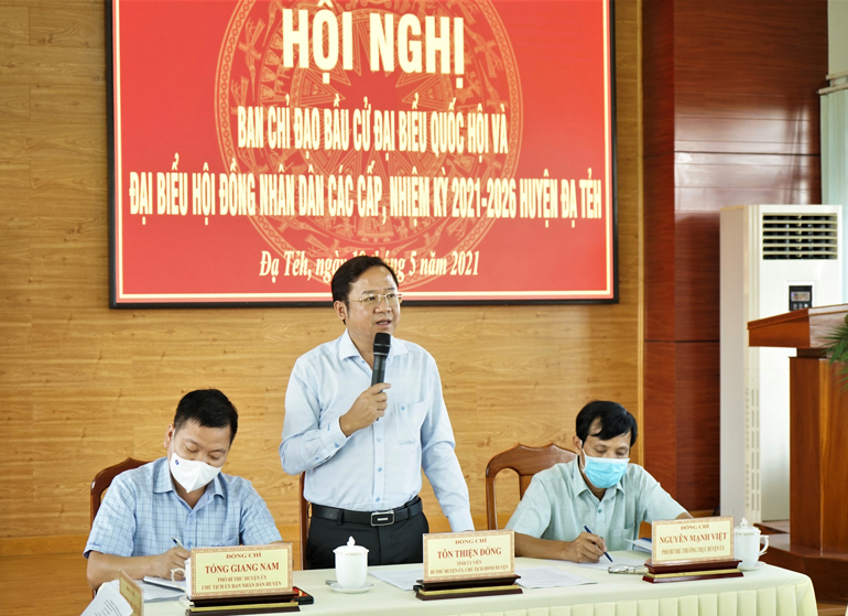 Bí thư Huyện ủy Đạ Tẻh Tôn Thiện Đồng phát biểu chỉ đạo