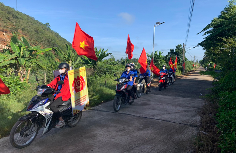 Tuổi trẻ Đạ Tẻh đẩy mạnh tuyên truyền bầu cử