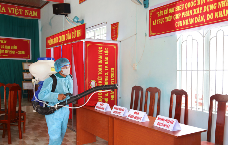 Bảo Lộc: Hoàn tất công tác phun xịt khử khuẩn phục vụ bầu cử