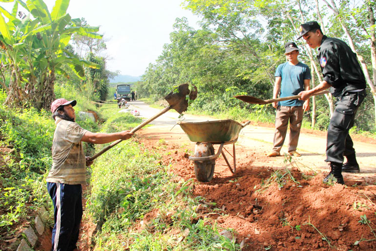 Tạo gắn kết từ những ngày ''cùng dân''