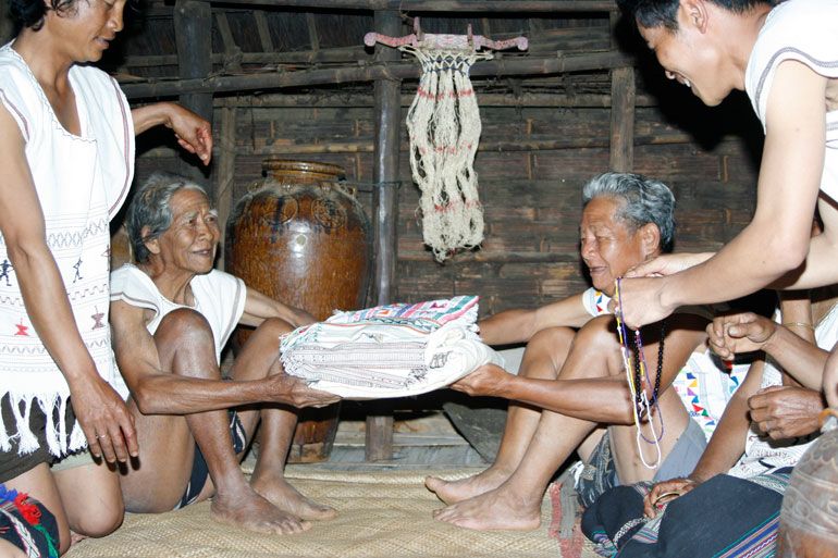 Lễ hội, nghi lễ truyền thống với công tác quản lý, bảo tồn và phát huy