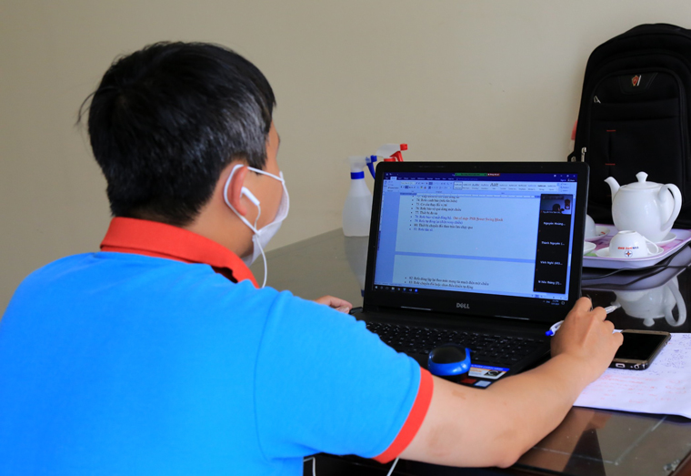 Khu vực cách ly được trang bị đầy đủ phương tiện để xử lý công việc từ xa